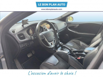Photo 10 du bon plan VOLVO V40 T2 122ch R-Design Geartronic occasion à 14990 €