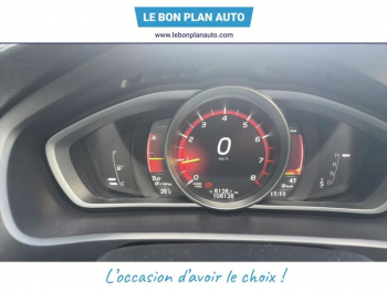 Photo 14 du bon plan VOLVO V40 T2 122ch R-Design Geartronic occasion à 14990 €