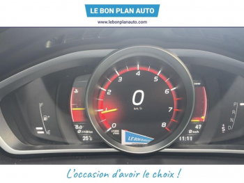 Photo 15 du bon plan VOLVO V40 T2 122ch R-Design Geartronic occasion à 14990 €
