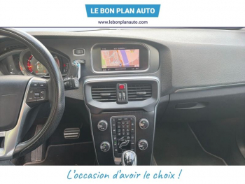 Photo 16 du bon plan VOLVO V40 T2 122ch R-Design Geartronic occasion à 14990 €