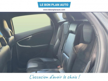 Photo 21 du bon plan VOLVO V40 T2 122ch R-Design Geartronic occasion à 14990 €