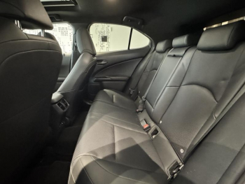 Photo 18 du bon plan LEXUS UX 300e Executive occasion à 21654 €
