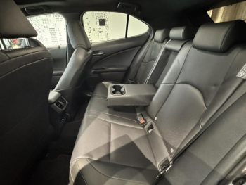 Photo 19 du bon plan LEXUS UX 300e Executive occasion à 21654 €