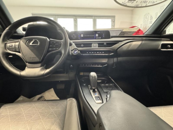 Photo 21 du bon plan LEXUS UX 300e Executive occasion à 21654 €