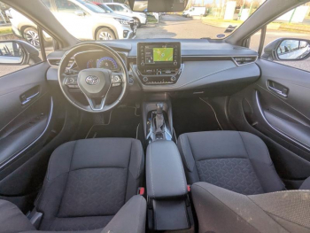 Photo 19 du bon plan TOYOTA Corolla 122h Design occasion à 17490 €