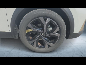 Photo 9 du bon plan RENAULT Captur 1.6 E-Tech hybride 145ch Engineered occasion à 22490 €