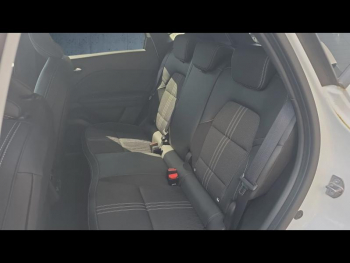 Photo 14 du bon plan RENAULT Captur 1.6 E-Tech hybride 145ch Engineered occasion à 22490 €