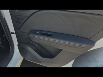 Photo 17 du bon plan RENAULT Captur 1.6 E-Tech hybride 145ch Engineered occasion à 22490 €