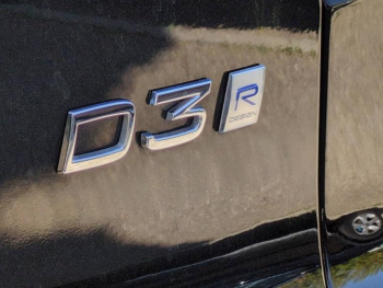 Photo 15 du bon plan VOLVO XC40 D3 AdBlue 150ch R-Design Geartronic 8 occasion à 19990 €