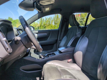 Photo 18 du bon plan VOLVO XC40 D3 AdBlue 150ch R-Design Geartronic 8 occasion à 19990 €