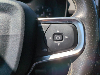 Photo 24 du bon plan VOLVO XC40 D3 AdBlue 150ch R-Design Geartronic 8 occasion à 19990 €