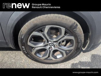 Photo 12 du bon plan RENAULT Captur 1.6 E-Tech hybride 145ch Techno Fast Track occasion à 21590 €