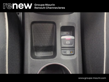 Photo 28 du bon plan RENAULT Captur 1.6 E-Tech hybride 145ch Techno Fast Track occasion à 21590 €