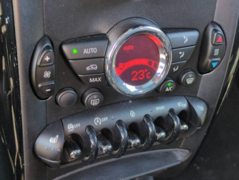 Photo 23 du bon plan MINI Paceman Cooper S 190ch Pack Red Hot Chili occasion à 12790 €