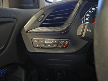 Photo 11 du bon plan BMW Série 1 118dA 150ch M Sport occasion à 20990 €