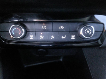 Photo 13 du bon plan OPEL Corsa 1.2 75ch Edition occasion à 9801 €