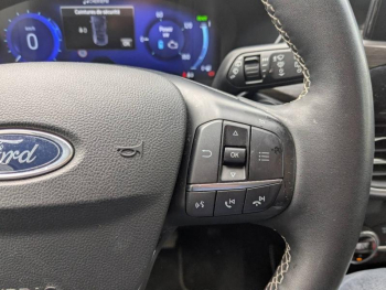 Photo 21 du bon plan FORD Kuga 2.5 Duratec 225ch PHEV Vignale BVA occasion à 25989 €