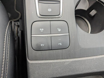 Photo 22 du bon plan FORD Kuga 2.5 Duratec 225ch PHEV Vignale BVA occasion à 25989 €