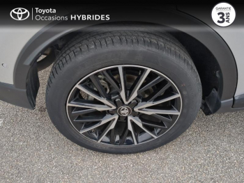 Photo 16 du bon plan TOYOTA C-HR 122h Distinctive 2WD E-CVT RC18 occasion à 19890 €