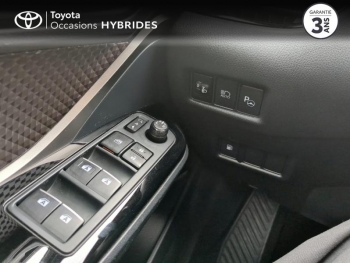 Photo 22 du bon plan TOYOTA C-HR 122h Distinctive 2WD E-CVT RC18 occasion à 19890 €