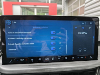 Photo 19 du bon plan FORD Kuga 2.5 Duratec 183ch Hybrid Active X Powershift i-AWD occasion à 46990 €