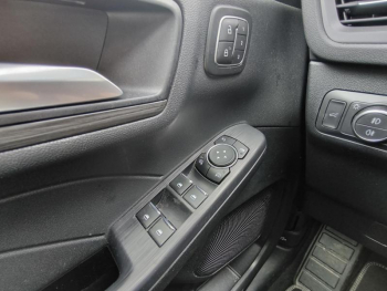 Photo 28 du bon plan FORD Kuga 2.5 Duratec 183ch Hybrid Active X Powershift i-AWD occasion à 46990 €