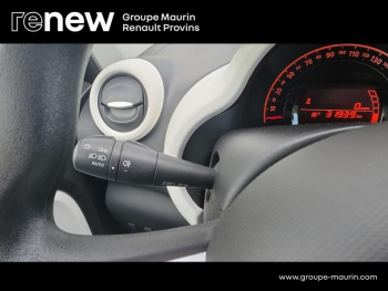 Photo 21 du bon plan RENAULT Twingo 1.0 SCe 75ch Zen - 20 occasion à 9100 €