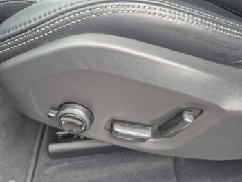 Photo 29 du bon plan VOLVO XC60 T8 Twin Engine 303 + 87ch Inscription Luxe Geartronic occasion à 35990 €