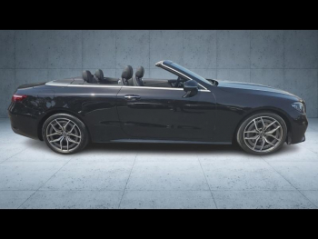 Photo 14 du bon plan MERCEDES-BENZ Classe E Cabriolet 220 d 194ch AMG Line 9G-Tronic occasion à 41990 €