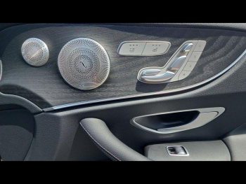 Photo 19 du bon plan MERCEDES-BENZ Classe E Cabriolet 220 d 194ch AMG Line 9G-Tronic occasion à 41990 €