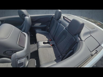 Photo 20 du bon plan MERCEDES-BENZ Classe E Cabriolet 220 d 194ch AMG Line 9G-Tronic occasion à 41990 €