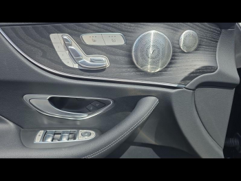 Photo 22 du bon plan MERCEDES-BENZ Classe E Cabriolet 220 d 194ch AMG Line 9G-Tronic occasion à 41990 €