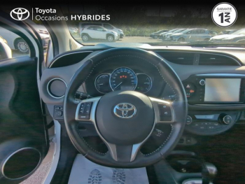 Photo 9 du bon plan TOYOTA Yaris HSD 100h Dynamic NAVY ZEN 5p occasion à 10690 €