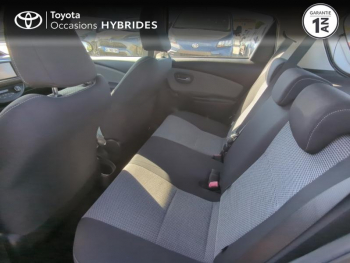 Photo 12 du bon plan TOYOTA Yaris HSD 100h Dynamic NAVY ZEN 5p occasion à 10690 €