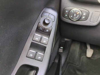 Photo 13 du bon plan FORD Puma 1.0 Flexifuel 125ch S&S mHEV Titanium occasion à 15990 €