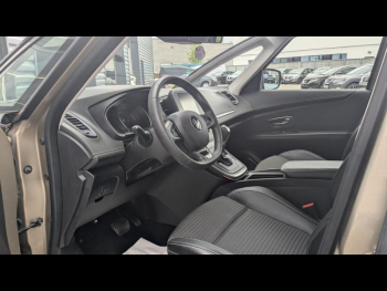 Photo 14 du bon plan RENAULT Scenic 1.5 dCi 110ch energy Intens EDC occasion à 15790 €