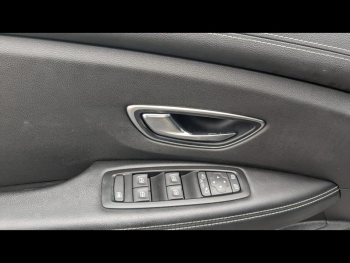 Photo 23 du bon plan RENAULT Scenic 1.5 dCi 110ch energy Intens EDC occasion à 15790 €
