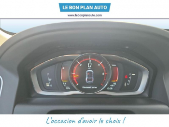 Photo 15 du bon plan VOLVO XC60 D5 AWD 220ch Momentum Geartronic occasion à 22390 €