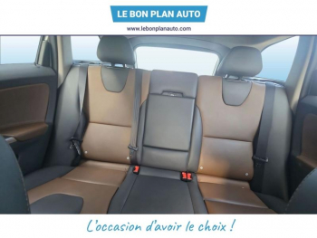 Photo 18 du bon plan VOLVO XC60 D5 AWD 220ch Momentum Geartronic occasion à 22390 €