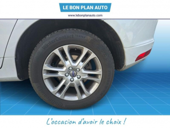 Photo 32 du bon plan VOLVO XC60 D5 AWD 220ch Momentum Geartronic occasion à 22390 €