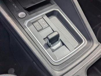 Photo 26 du bon plan FORD Grd Tourneo Connect 2.0 EcoBlue 122ch Active DSG7 occasion à 37953 €