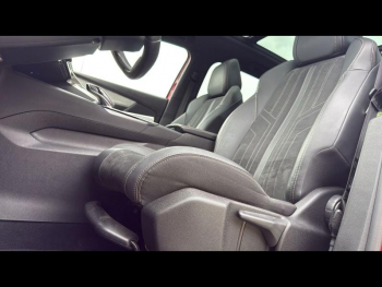 Photo 16 du bon plan PEUGEOT 3008 Plug-in Hybrid 225ch GT e-EAT8 occasion à 26999 €