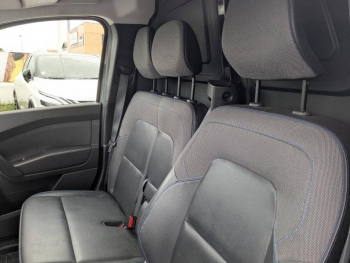 Photo 14 du bon plan NISSAN TOWNSTAR L1 EV 45 kWh Acenta chargeur 22 kW occasion à 19800 €