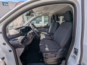Photo 14 du bon plan FORD Transit Custom Kombi 340 L1H1 2.5 Duratec 232ch Hybride rechargeable Limited CVT occasion à 42841 €
