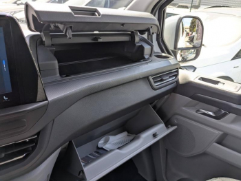 Photo 27 du bon plan FORD Transit Custom Kombi 340 L1H1 2.5 Duratec 232ch Hybride rechargeable Limited CVT occasion à 42841 €