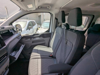 Photo 28 du bon plan FORD Transit Custom Kombi 340 L1H1 2.5 Duratec 232ch Hybride rechargeable Limited CVT occasion à 42841 €