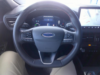 Photo 5 du bon plan FORD Kuga 2.5 Duratec 180ch Hybrid FlexiFuel ST-Line Powershift occasion à 27900 €