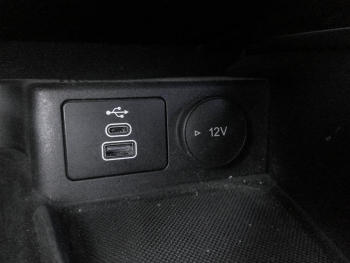 Photo 14 du bon plan FORD Kuga 2.5 Duratec 180ch Hybrid FlexiFuel ST-Line Powershift occasion à 27900 €