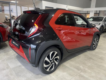 Photo 4 du bon plan TOYOTA Aygo X 1.0 VVT-i 72ch Design MY23 occasion à 14990 €