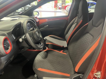 Photo 18 du bon plan TOYOTA Aygo X 1.0 VVT-i 72ch Design MY23 occasion à 14990 €